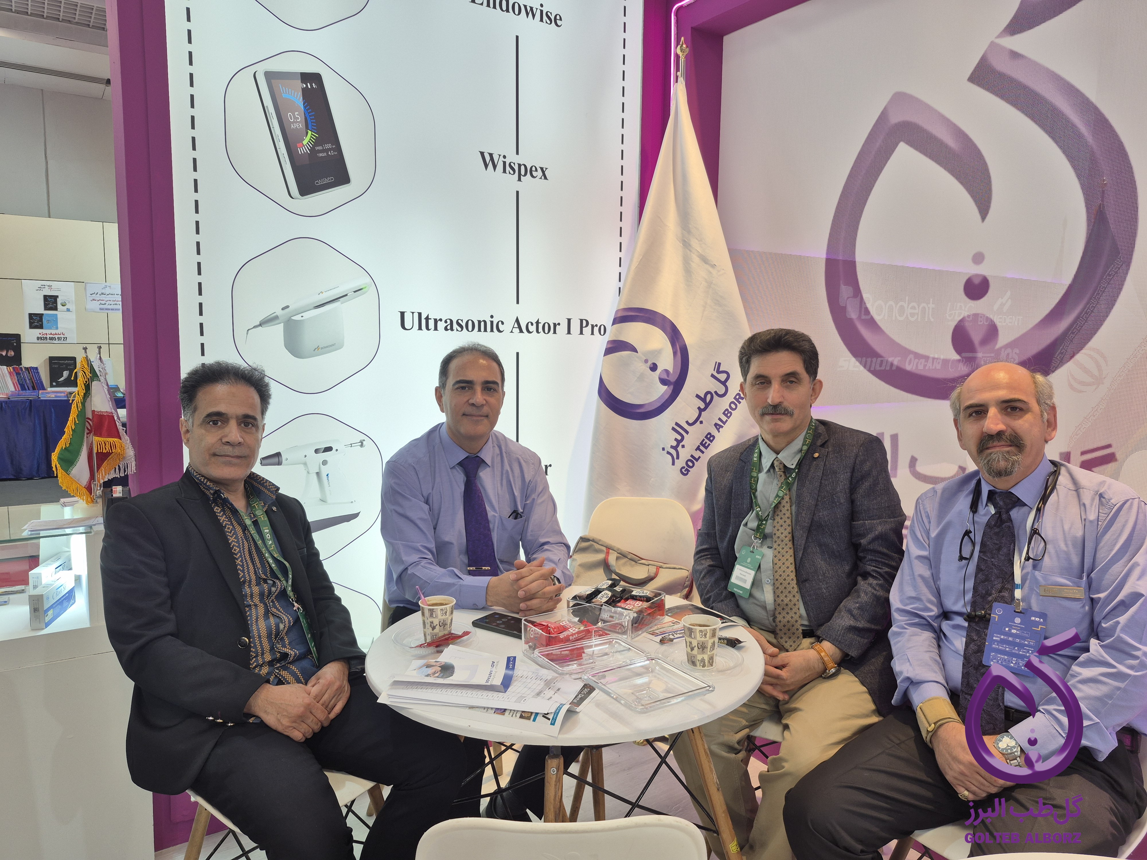 غرفه دندانپزشکی گل طب البرز در ایران مال - اکسیدا 2025